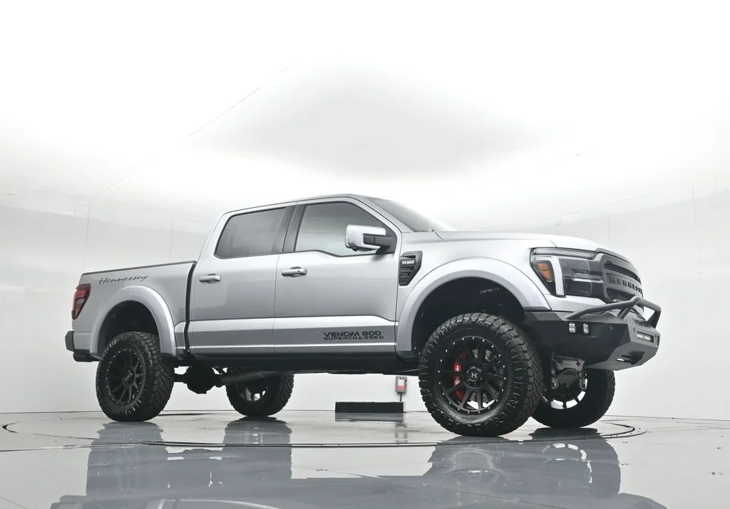 New 2025 Iconic Silver Metallic Ford Lariat image 3