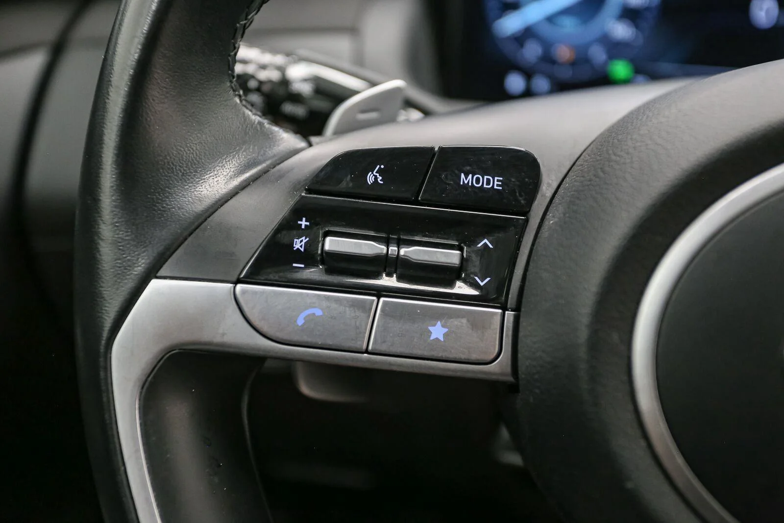 Used 2023 Amazon Gray Hyundai SEL Convenience image 40