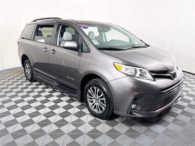 2020 Toyota Sienna XLE