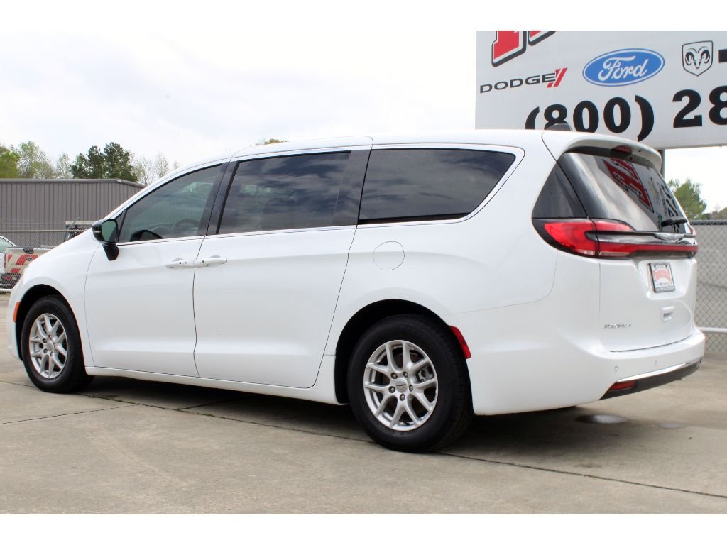 Used 2024 Bright White Clearcoat Chrysler Touring L image 19