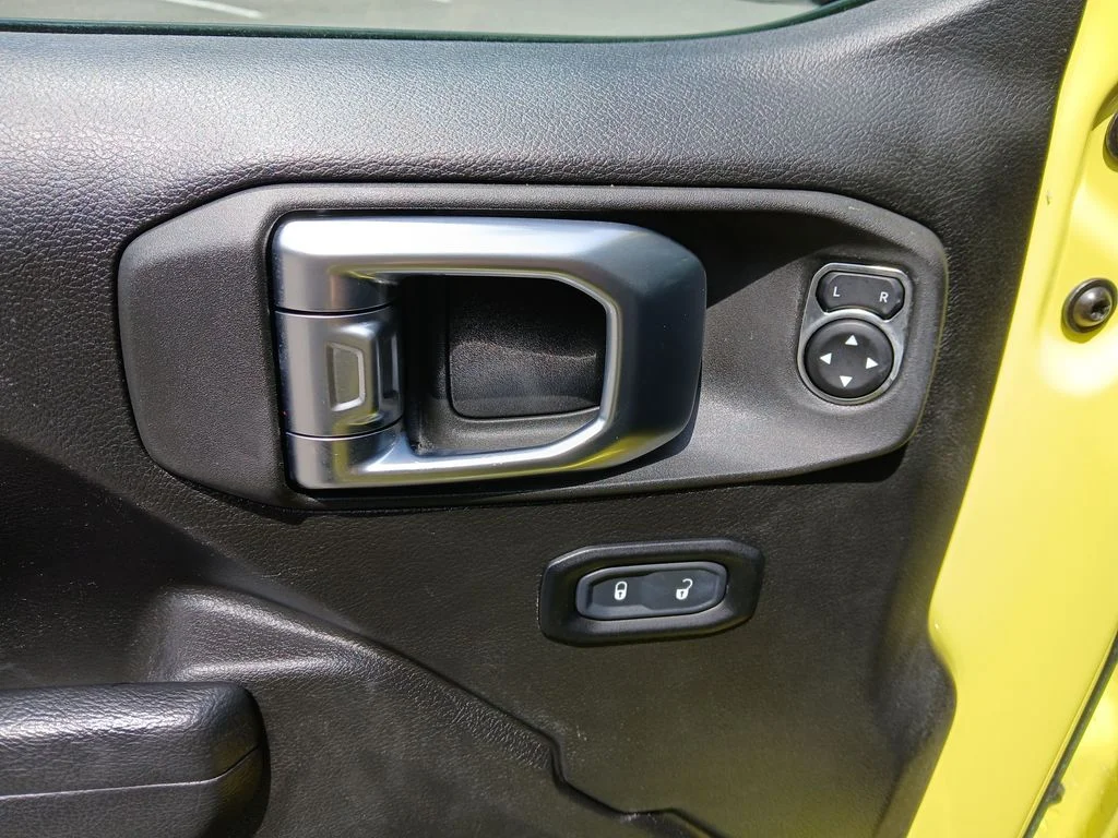 Used 2023 Yellow Jeep Sport S image 14