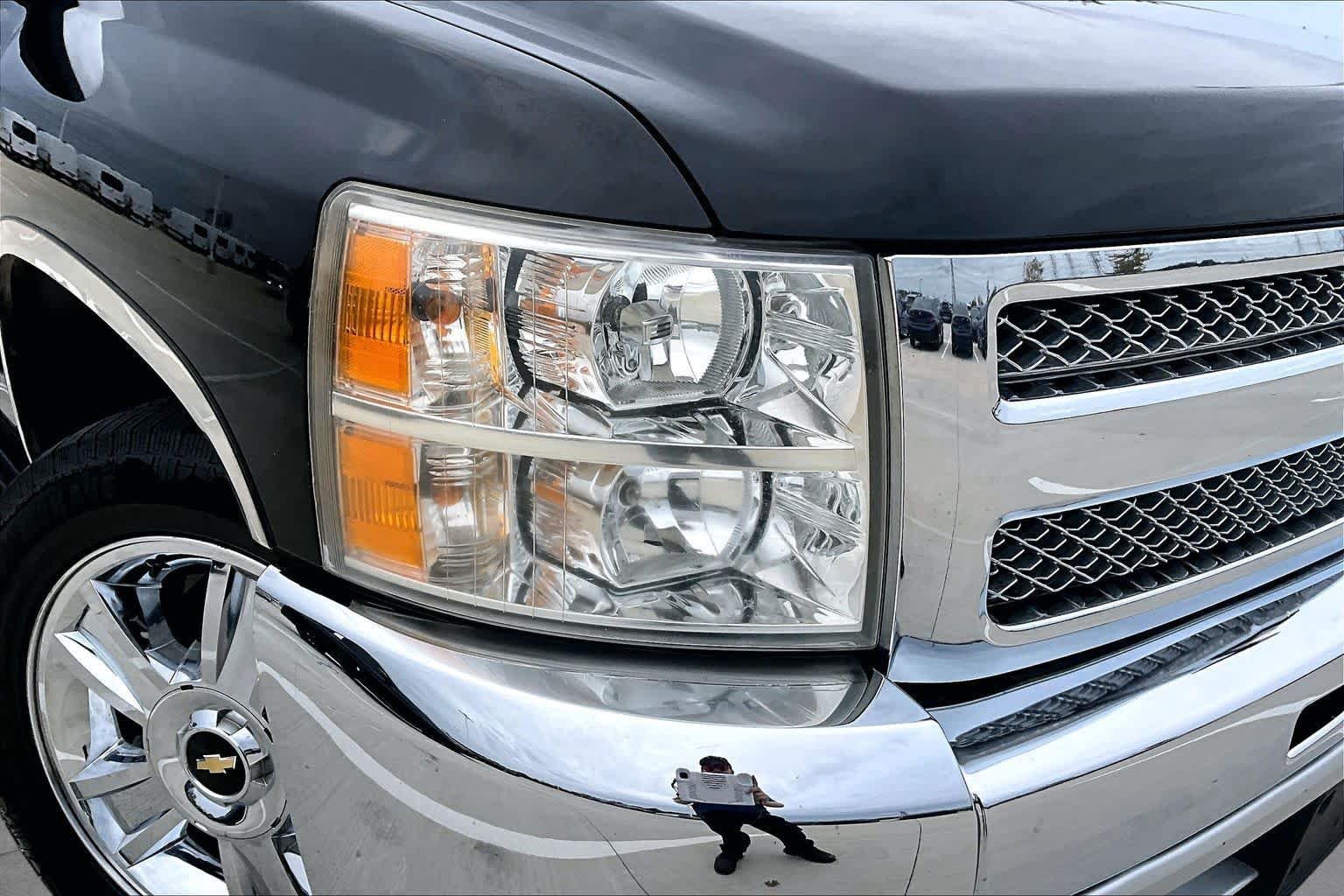 Used 2013 Black Chevrolet LT image 26
