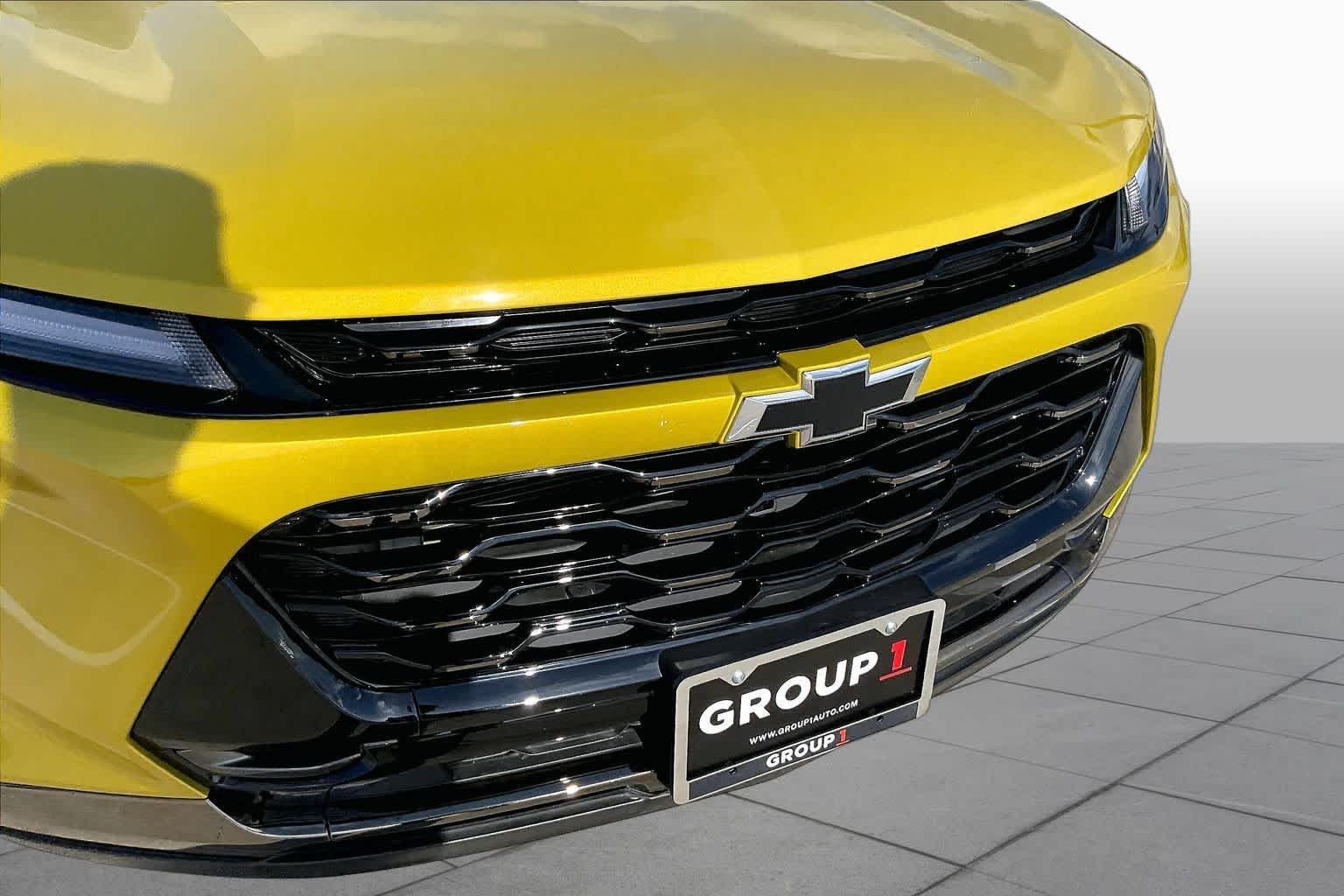 Used 2025 Nitro Yellow Metallic Chevrolet ACTIV image 29