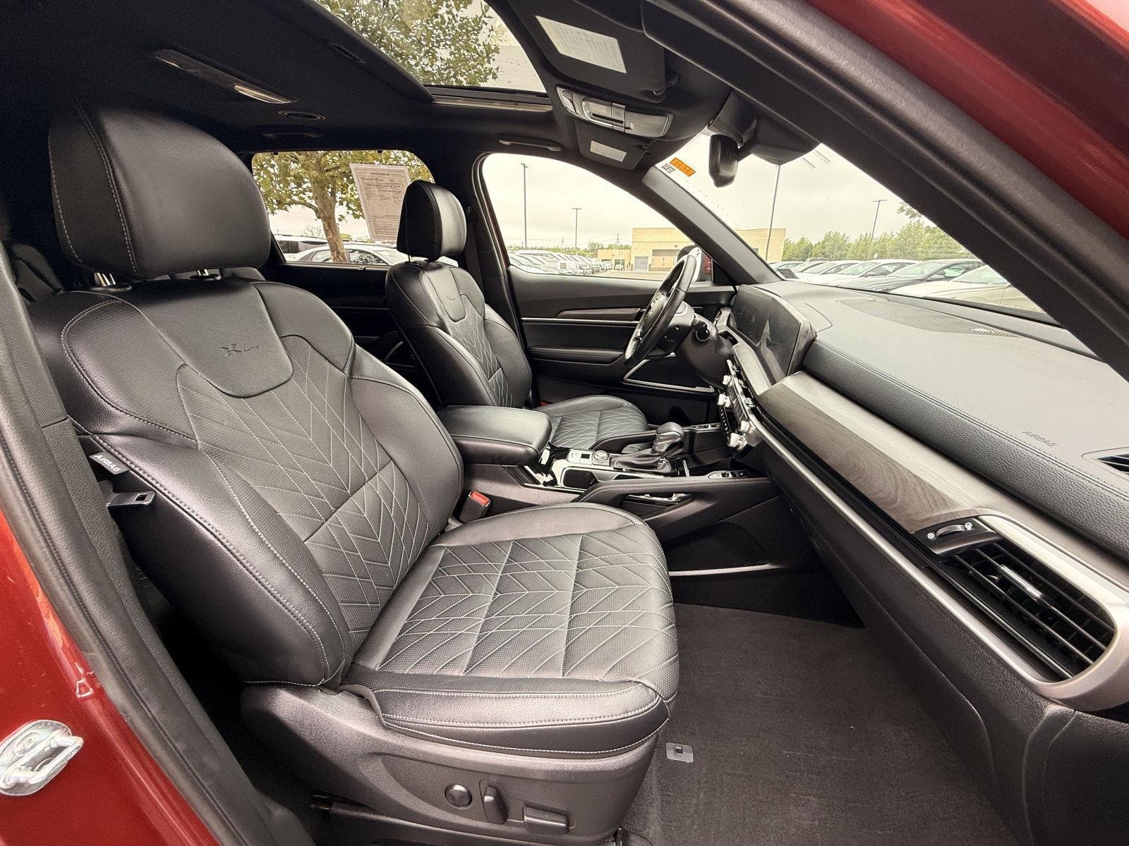 Used 2024 Dawning Red Kia EX X-Line image 22