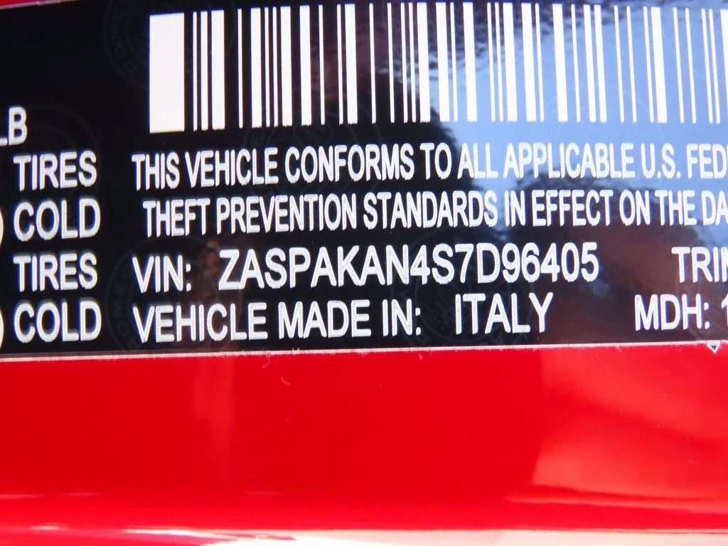 New 2025 Alfa Rosso (Red) Exterior Paint Alfa Romeo Base image 39
