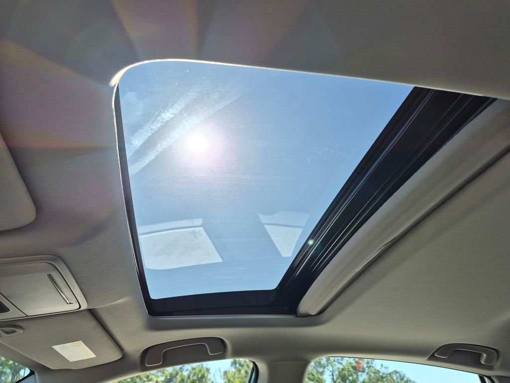 New 2026 Solar Silver Metallic Honda Touring image 7