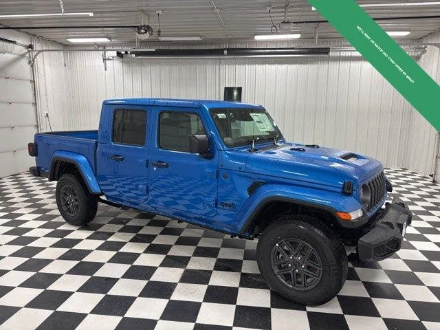 2026 Jeep Gladiator Sport S Auto's photo