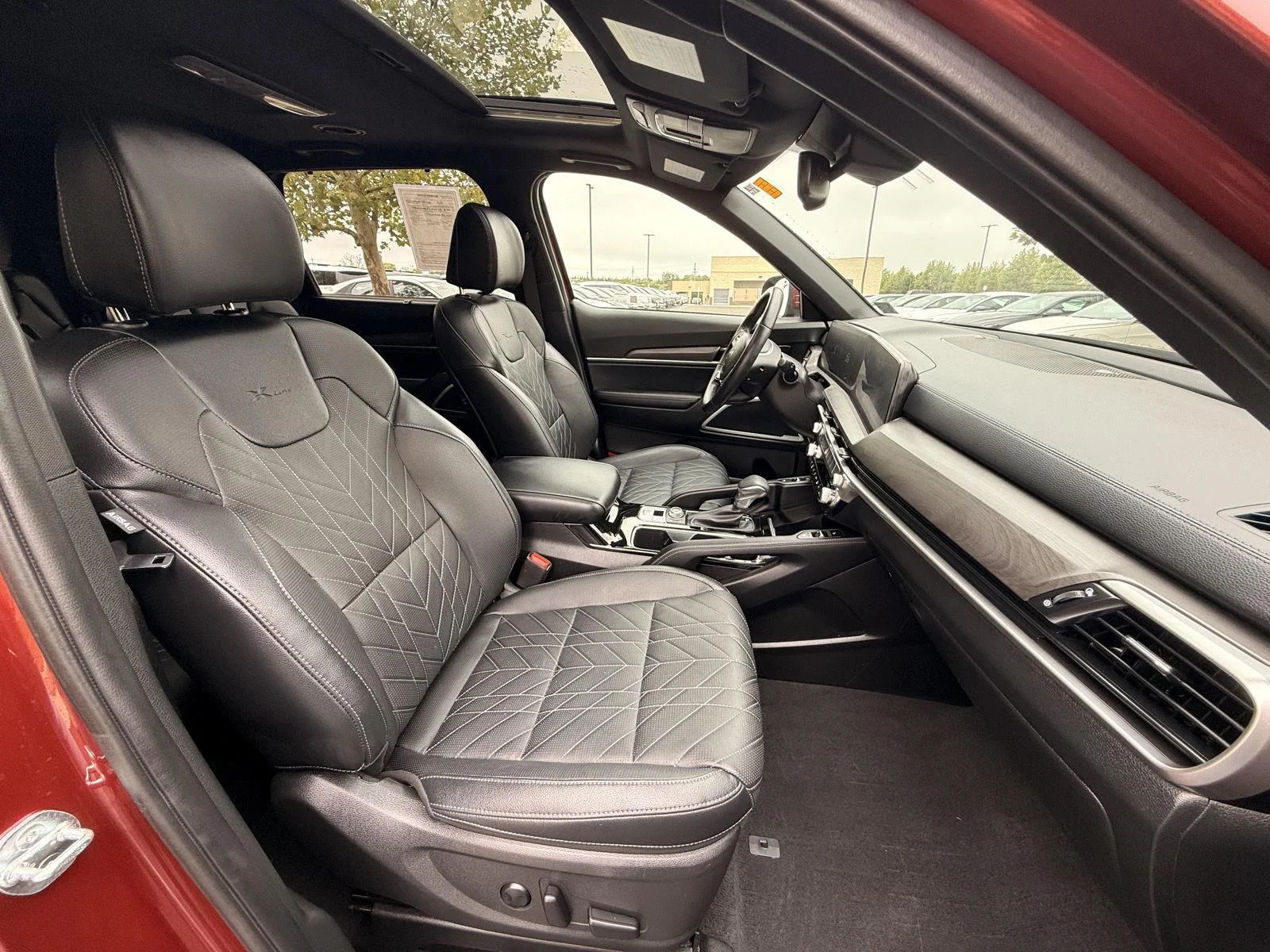 Used 2024 Dawning Red Kia EX X-Line image 22