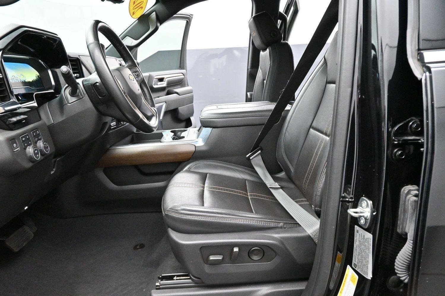 Used 2024 Black Chevrolet High Country image 13