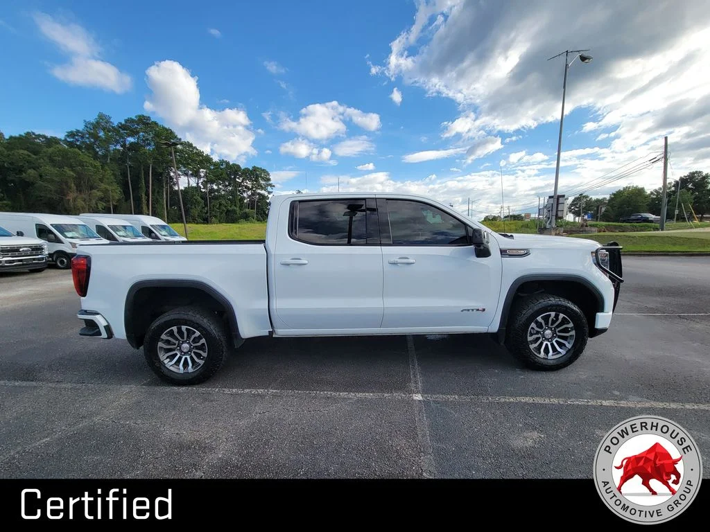 Used 2023 White GMC AT4 image 8