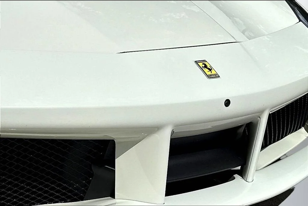 Used 2018 Bianco Avus Ferrari  image 27
