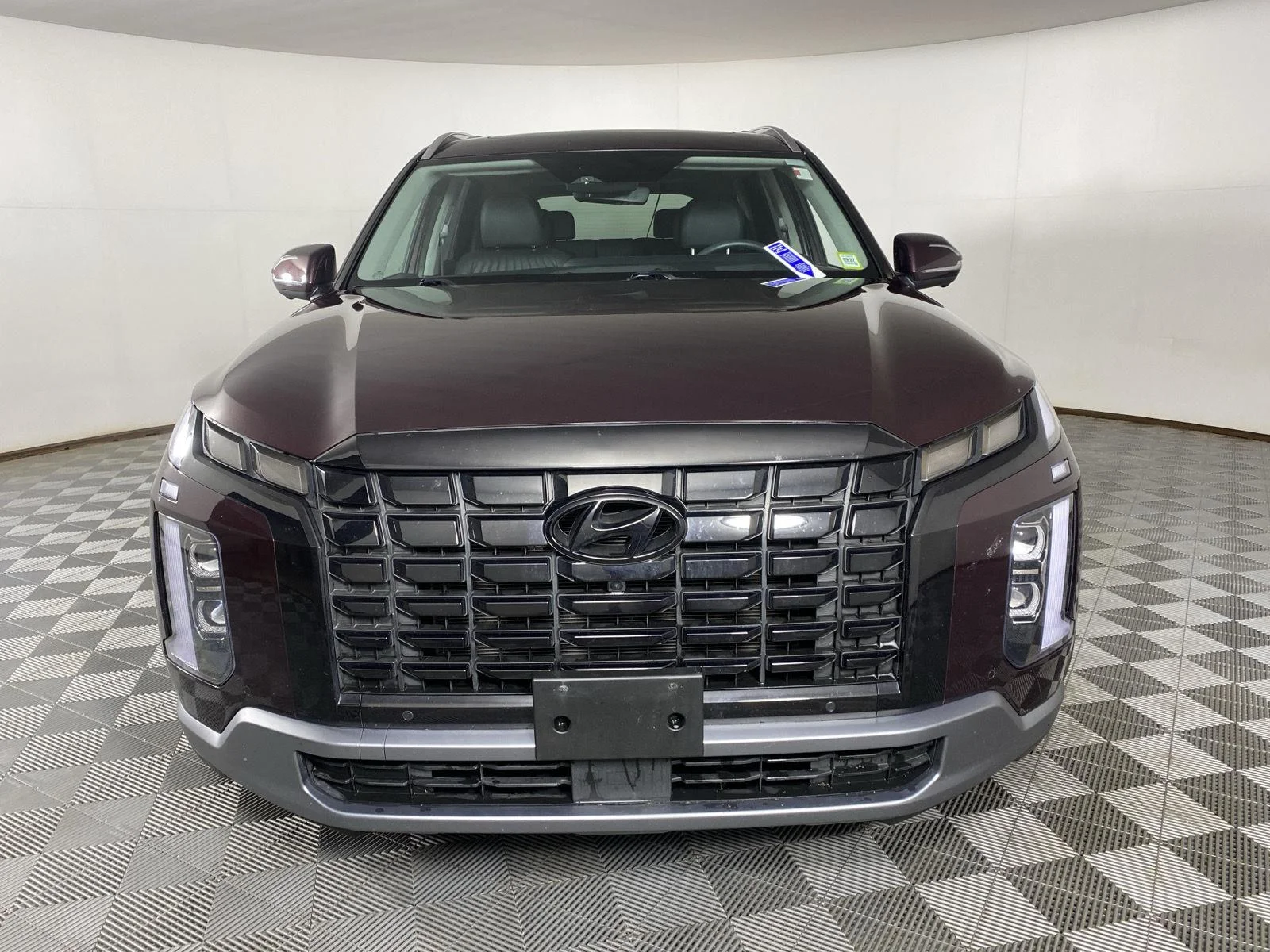 Used 2023 Sierra Burgundy Hyundai Limited image 5