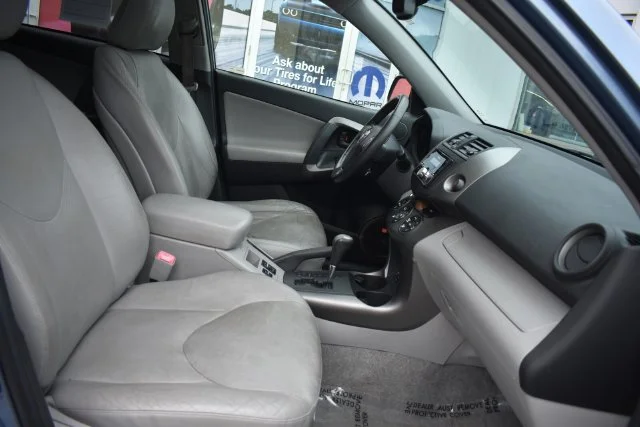 Used 2010 Blue Toyota Limited image 14
