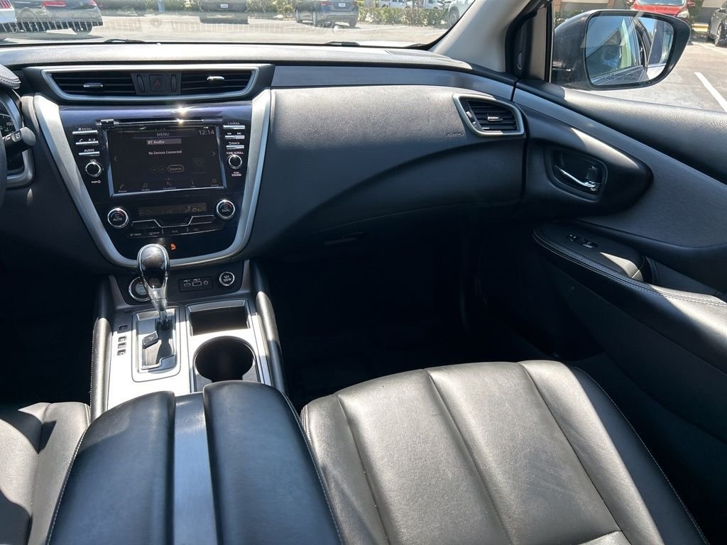 Used 2023 Gray Nissan SV image 13