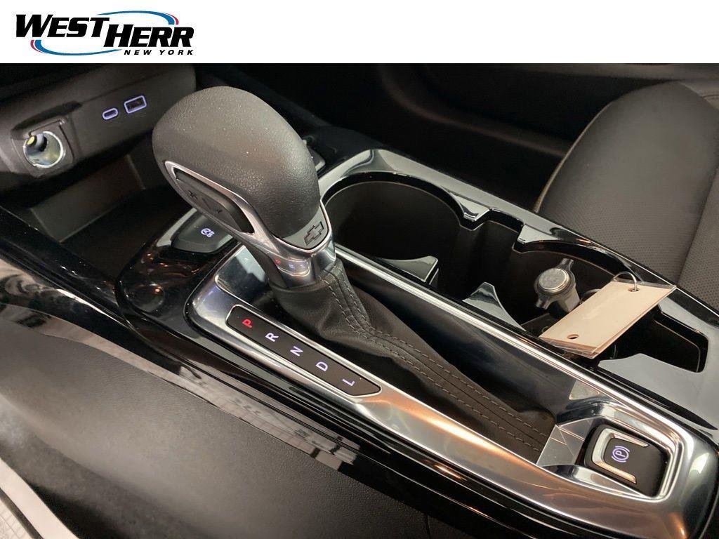 Used 2025 Sterling Gray Metallic Chevrolet FWD ACTIV image 6