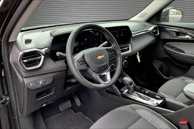 New 2026 Mosaic Black Metallic Chevrolet LT image 7