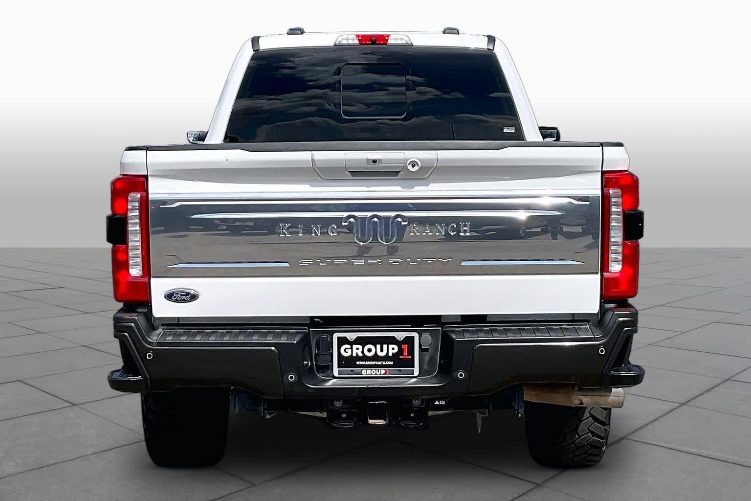 Used 2024 Star White Metallic Tri-Coat/Darkened Bronze Ford King Ranch image 5