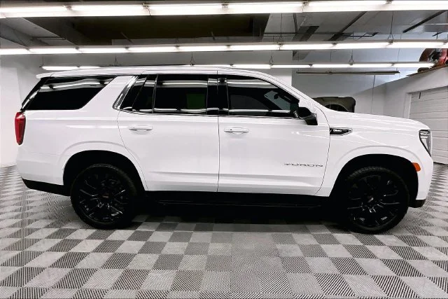Used 2022 Summit White GMC SLE image 16