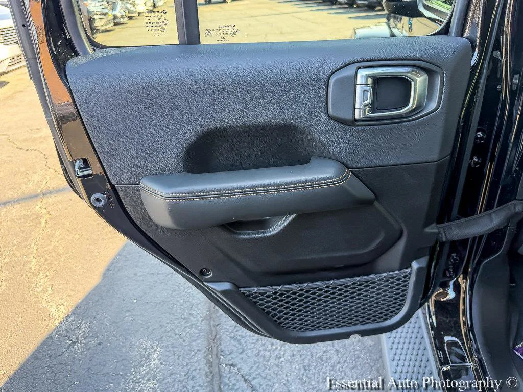 Used 2025 Black Clearcoat Jeep Sahara image 20