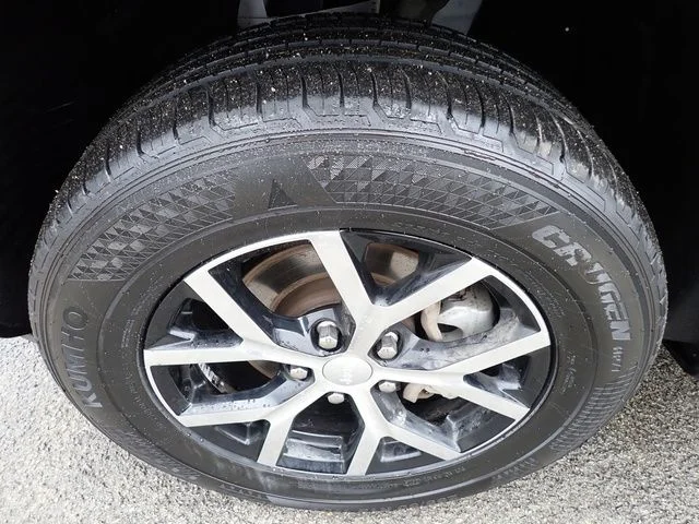 Used 2023 White Jeep Limited image 11