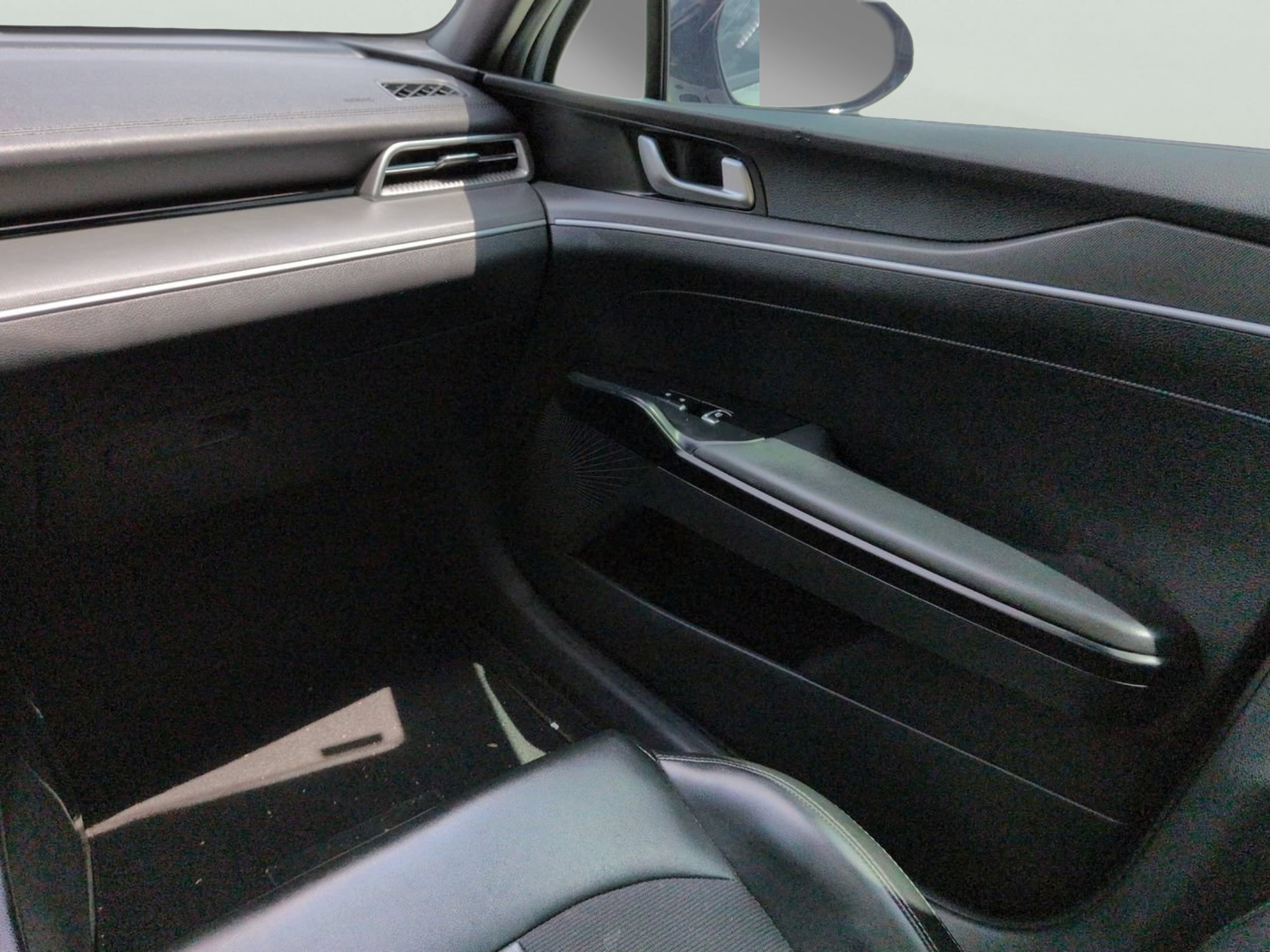 Used 2021 Wolf Gray Kia GT-Line image 14