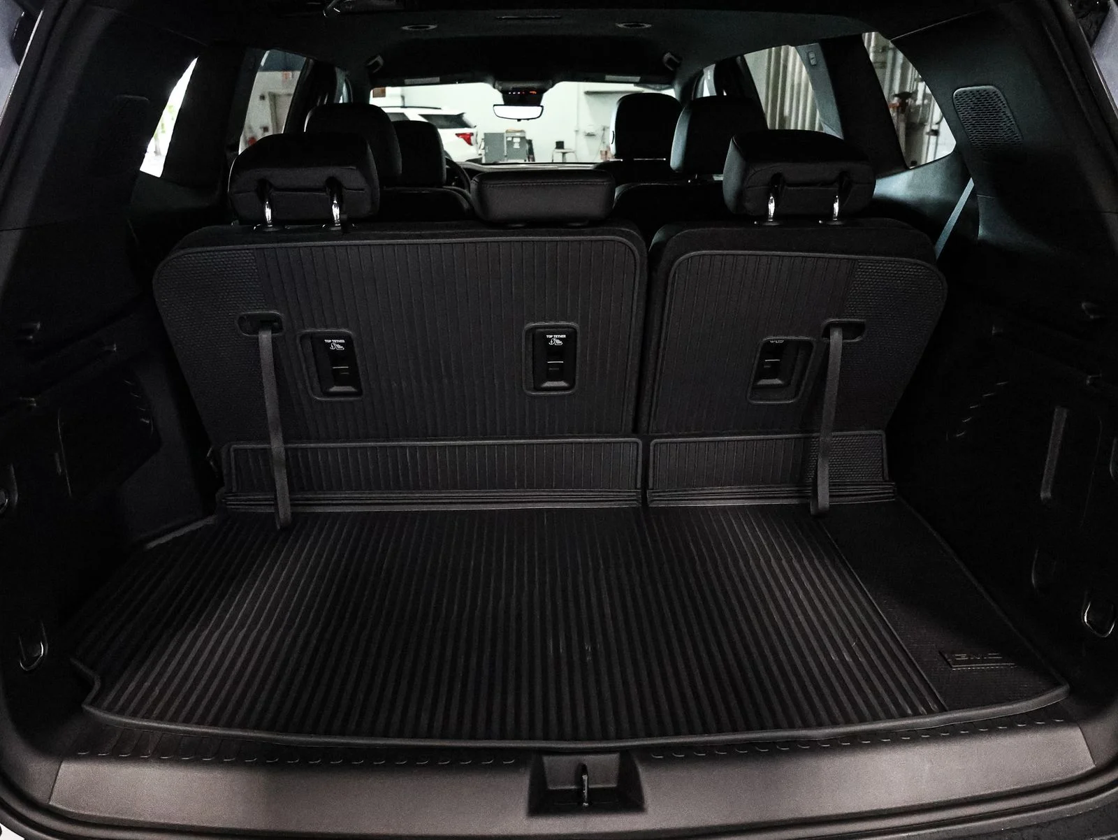New 2026 White GMC Elevation image 17