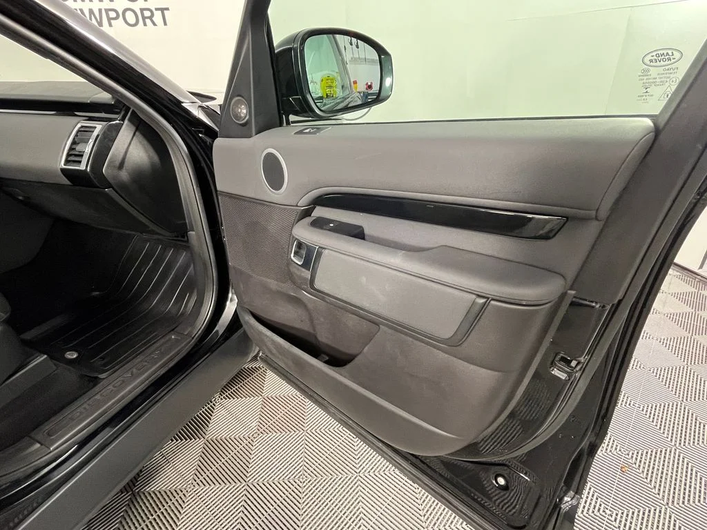 Used 2018 Black Land Rover SE image 21