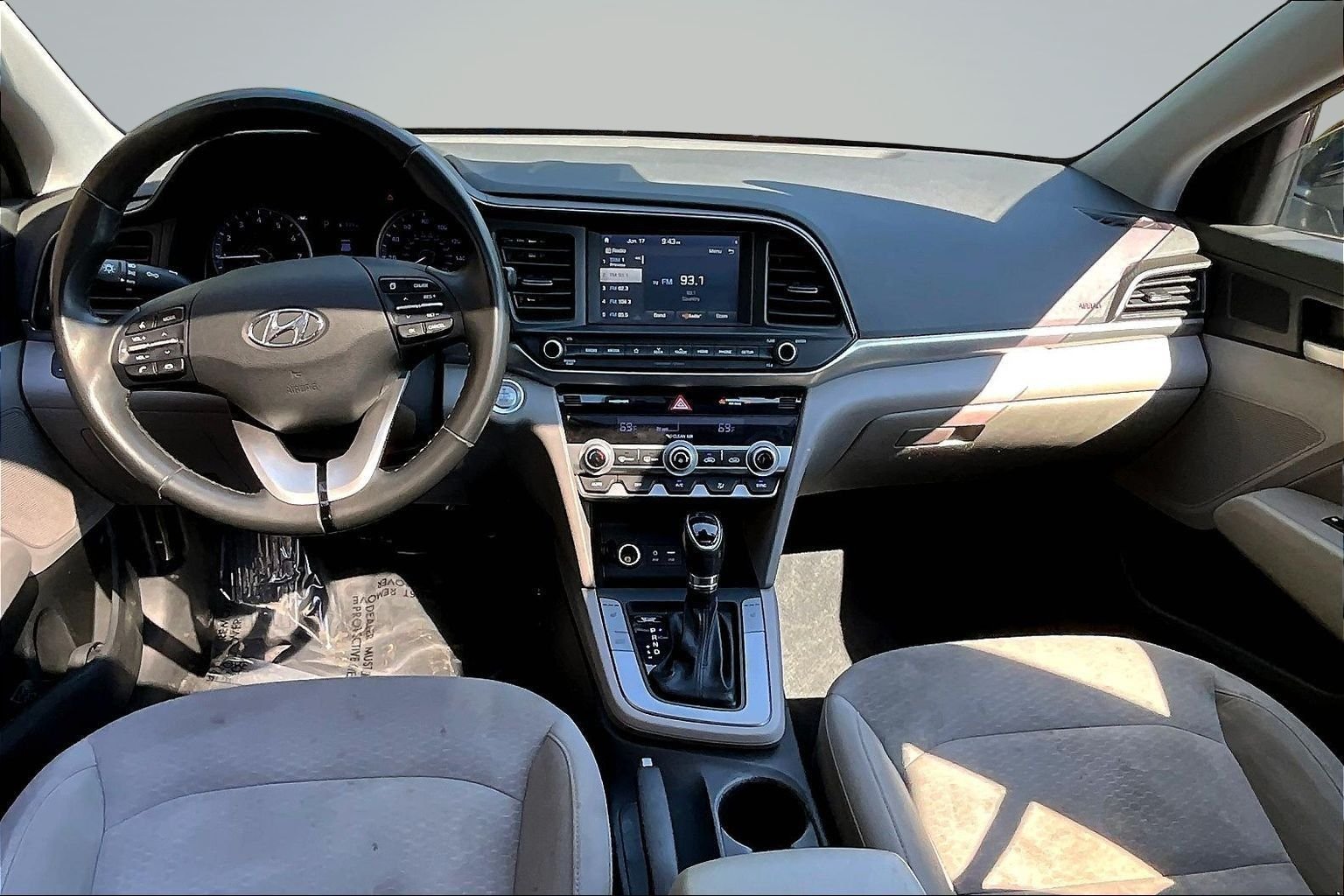 Used 2020 Black Hyundai Value Edition image 6
