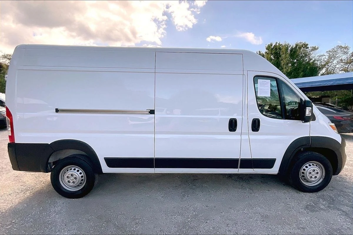 Used 2024  Ram Cargo Van Tradesman High Roof 159" WB w/Pass image 17