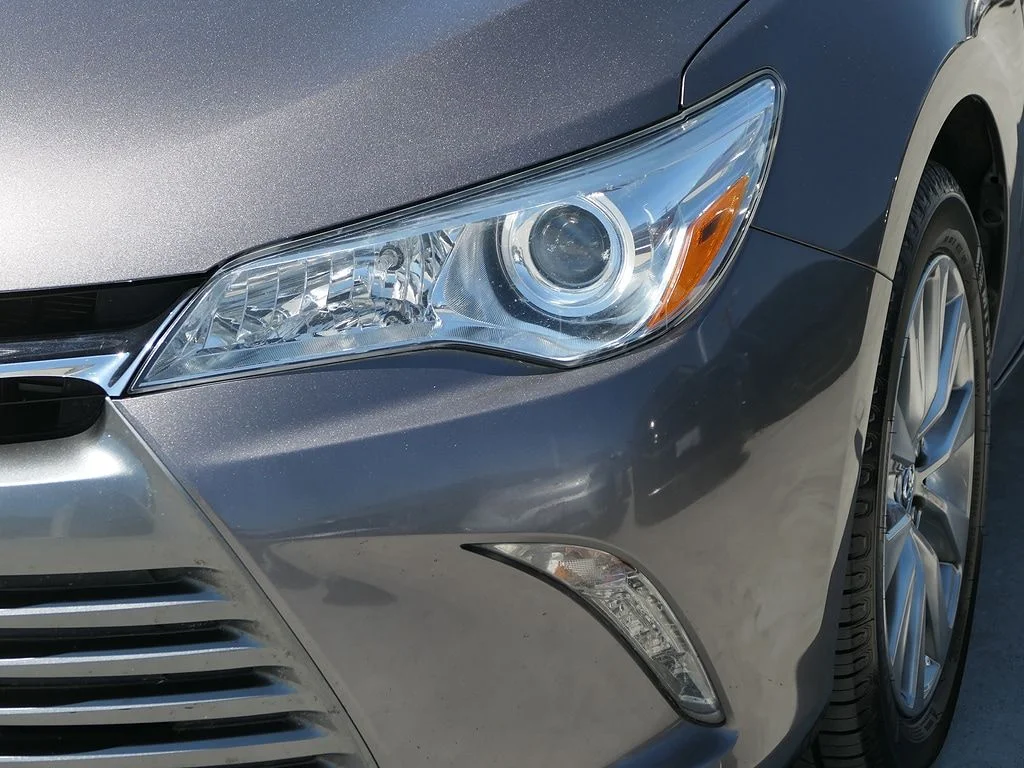 Used 2017 Gray Toyota XLE image 9