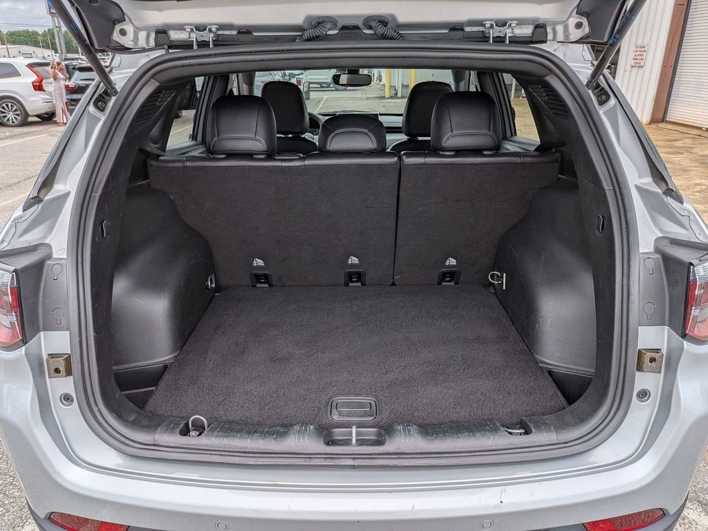 Used 2024 Silver Jeep Trailhawk image 27