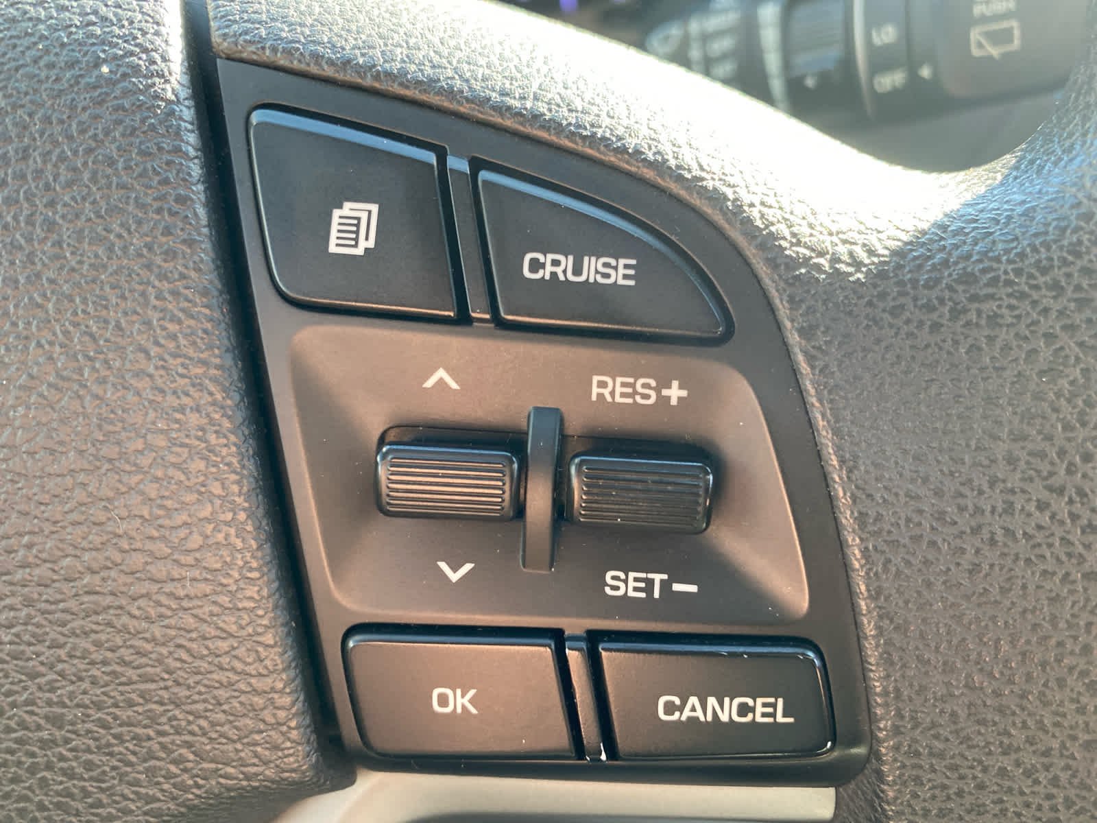 Used 2017 Sedona Sunset Hyundai SE image 25