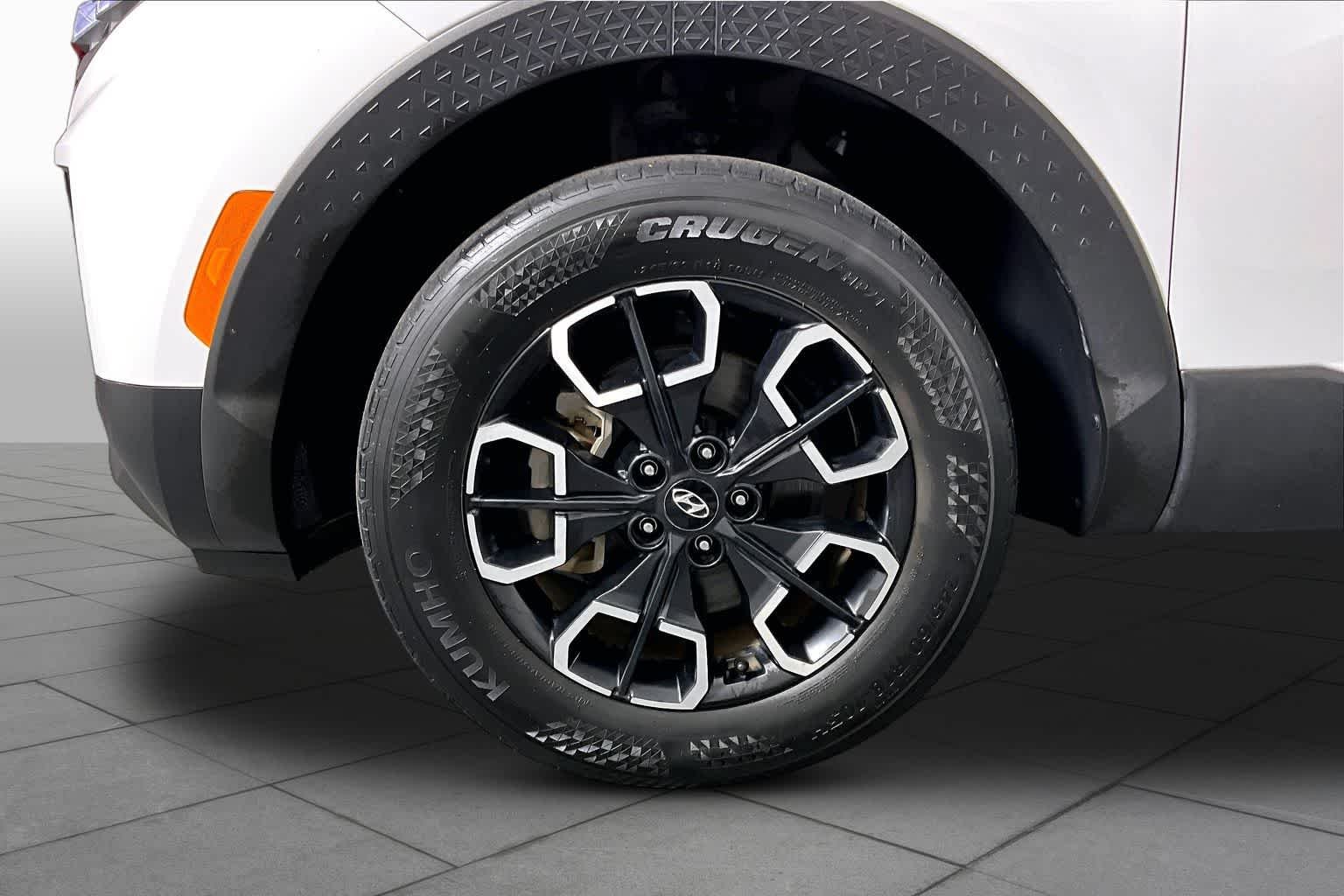 Used 2022 Ice White Hyundai SEL image 8