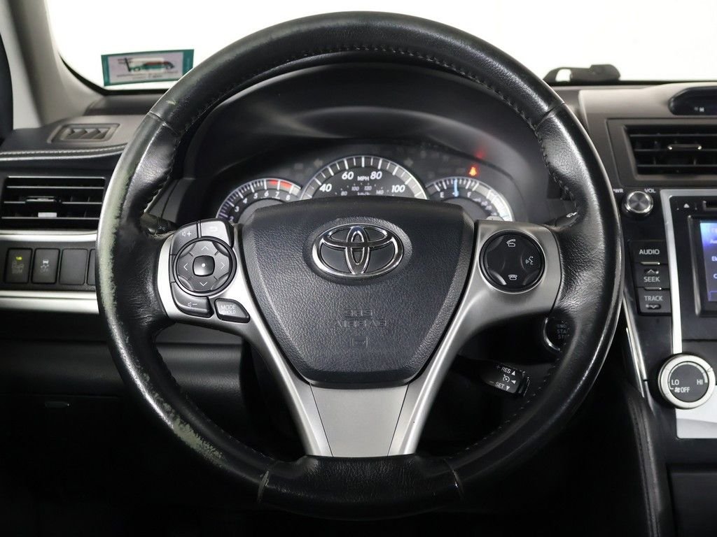 Used 2013 Silver Toyota SE image 34