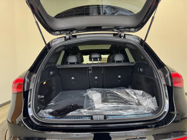 New 2027 Black Mercedes-Benz GLC 300 image 8