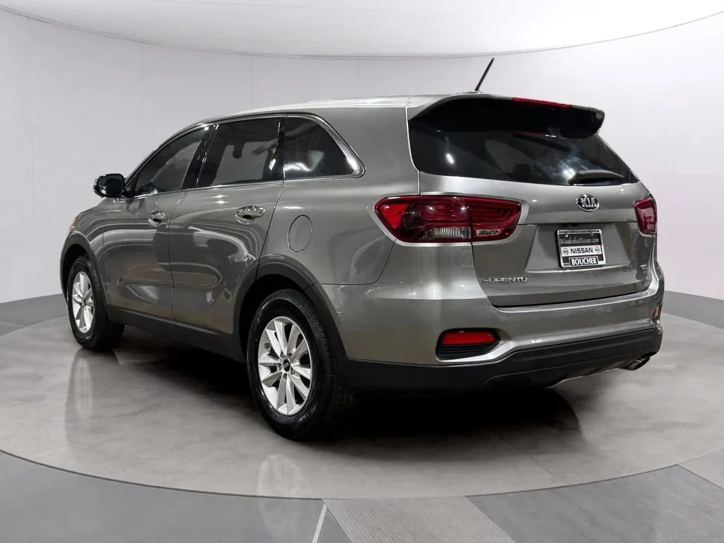Used 2019 Titanium Silver Kia LX image 5