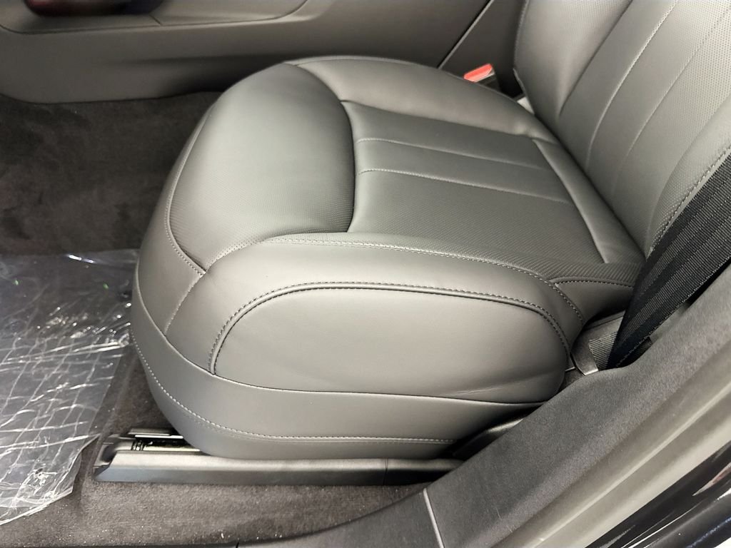 New 2026 Carpathian Grey Land Rover Dynamic SE image 20
