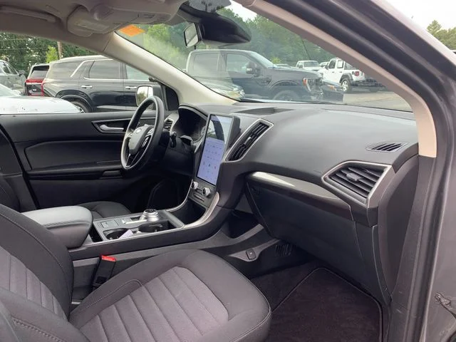 Used 2024 Gray Ford SE image 15