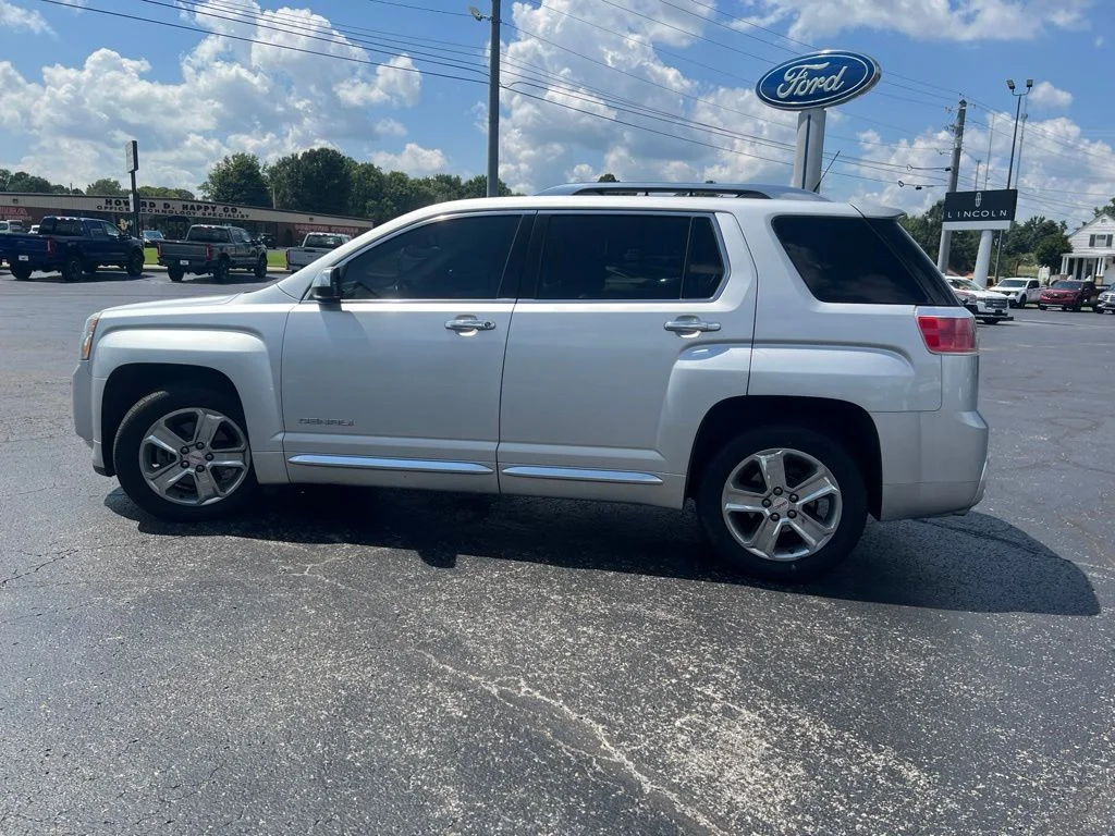 Used 2013 Silver GMC Denali image 6