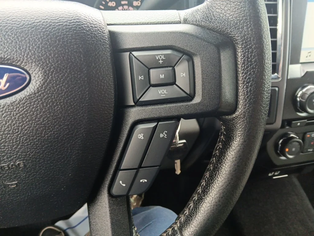 Used 2016 Blue Jeans Metallic Ford XLT image 21