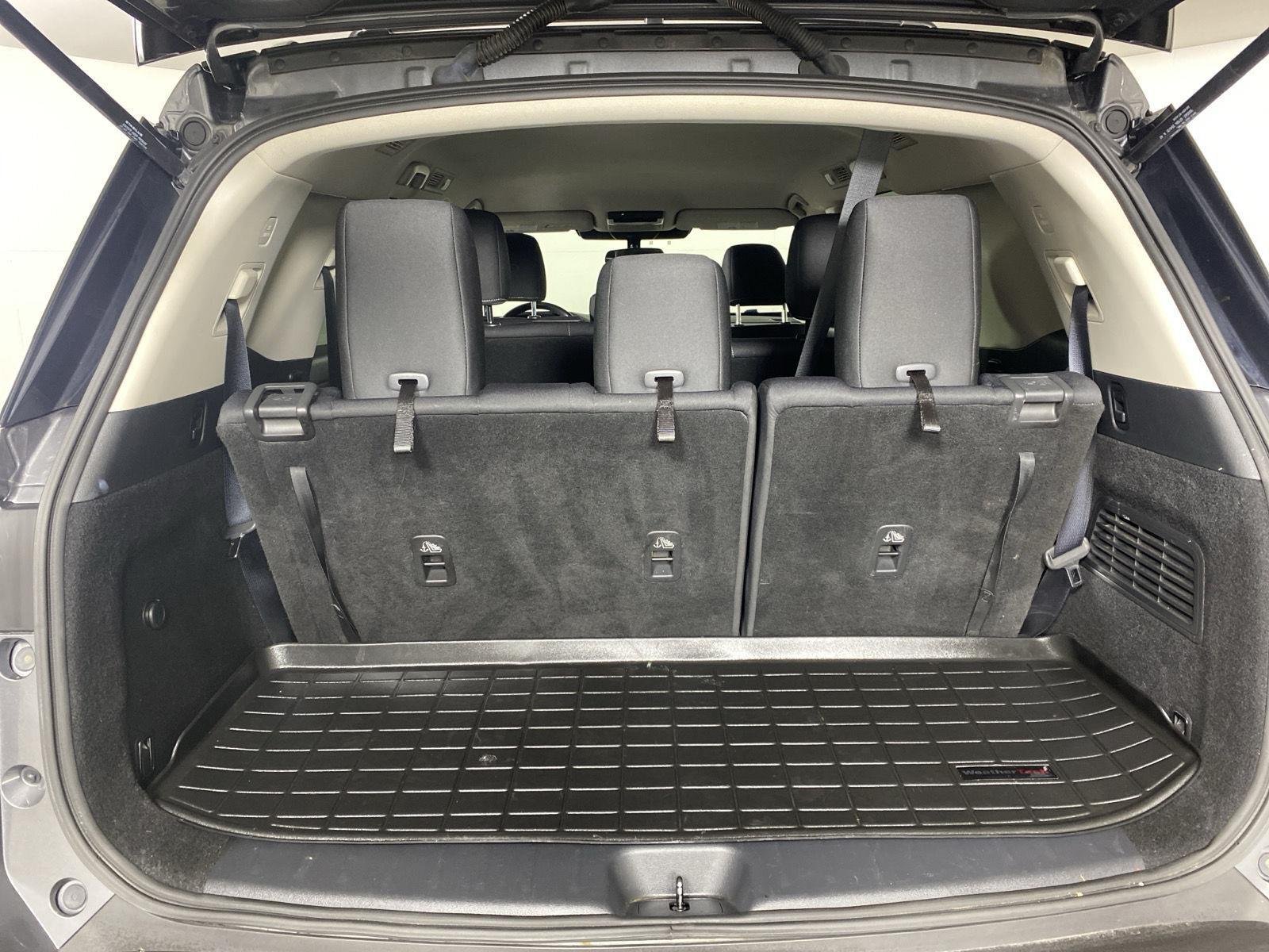 Used 2022 Gun Metallic Nissan SV image 25
