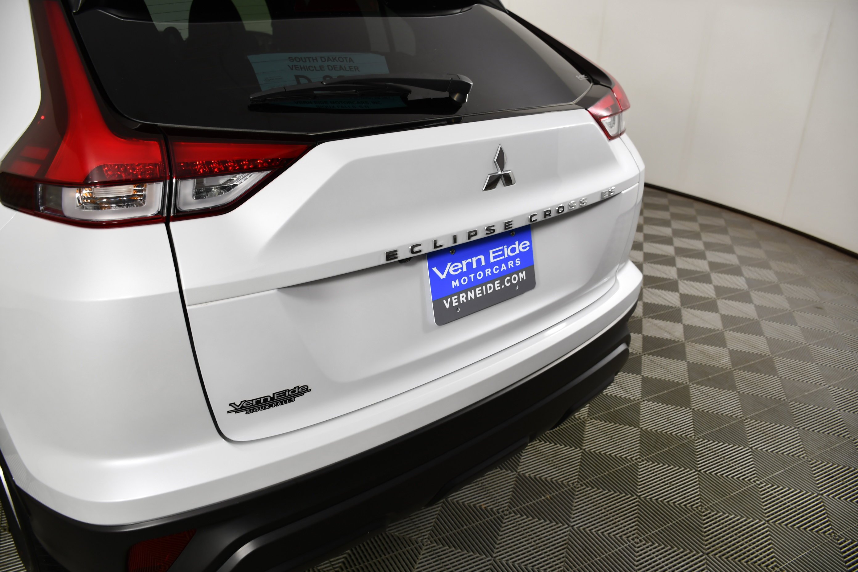 Certified Used 2024 White Diamond Mitsubishi ES image 15