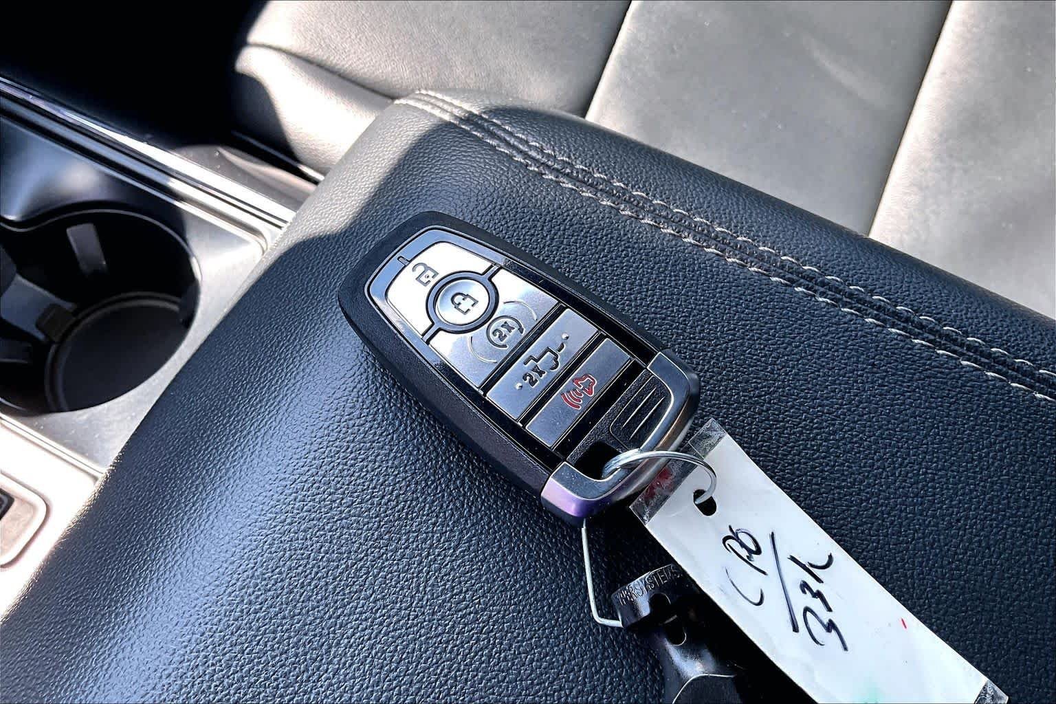 Used 2023 Oxford White Ford XLT image 15