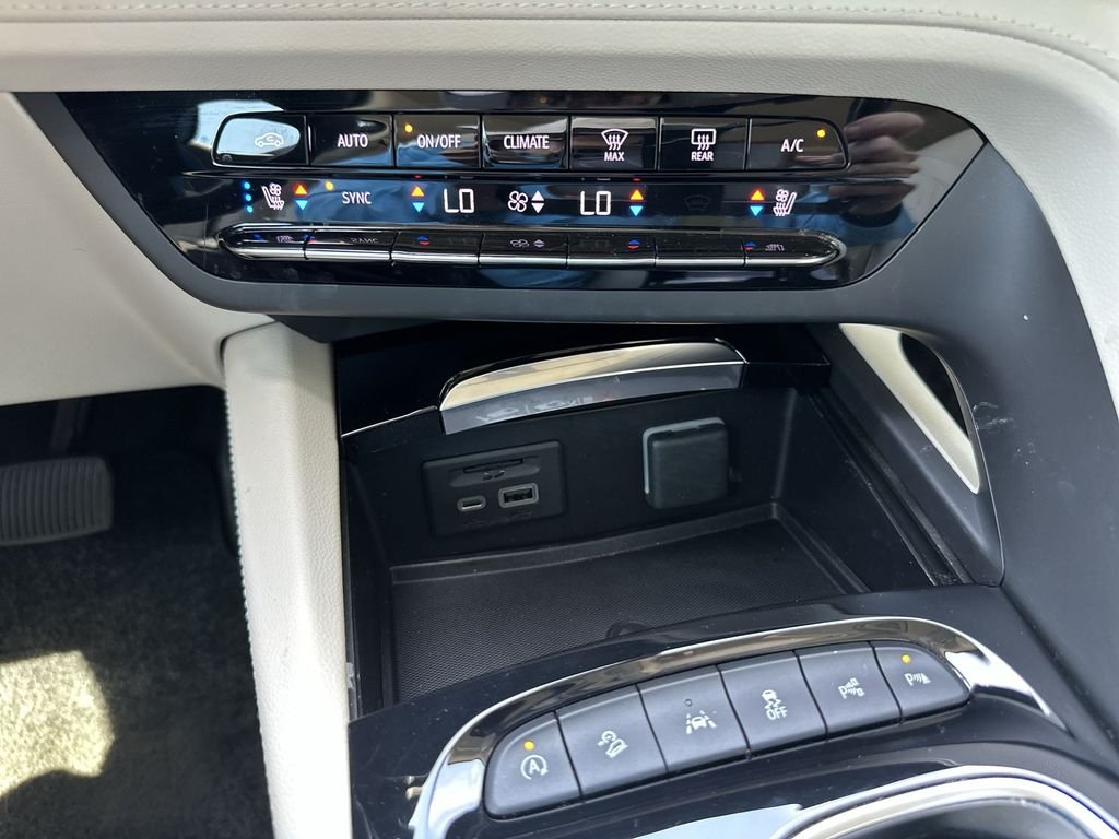 Used 2023 Ebony Twilight Metallic Buick Avenir image 35