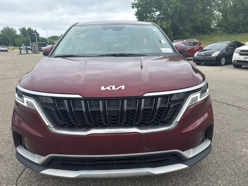Used 2024 Kia Carnival LX Seat Pkg with VIN KNDNB4H35R6365788 for sale in Rochester, Minnesota