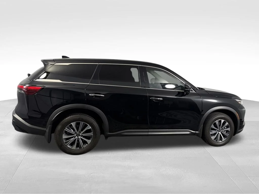 Used 2025 Mineral INFINITI PURE image 4