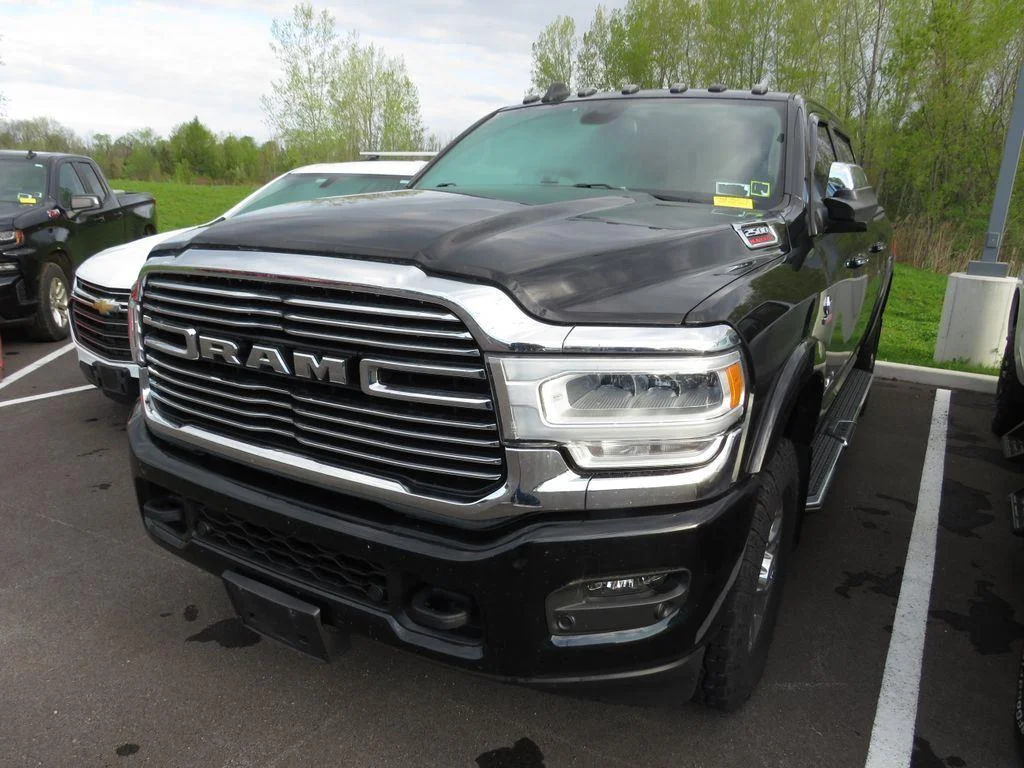 Used 2022 Diamond Black Ram Laramie image 8