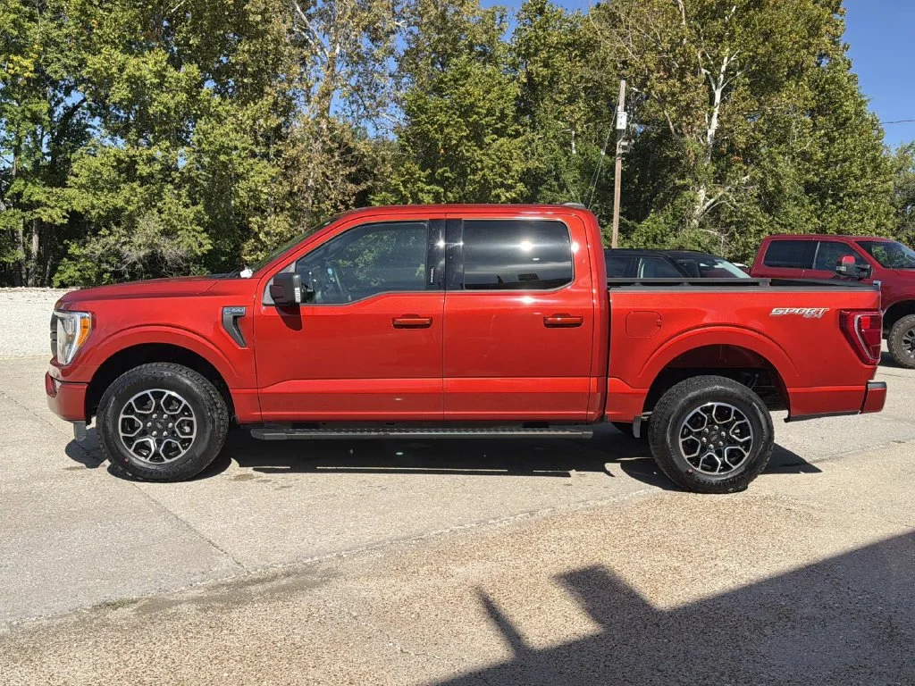 Used 2023 Chili Pepper Red Ford XLT image 8