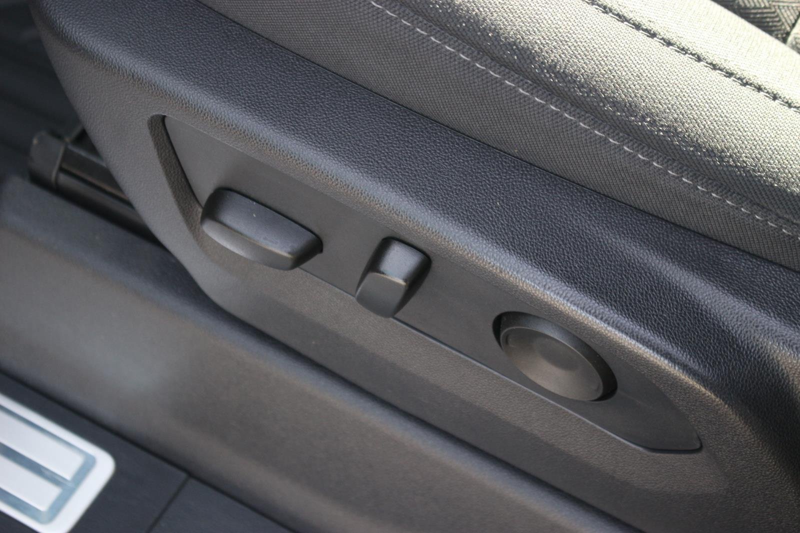 Used 2024 Summit White Chevrolet RST image 19