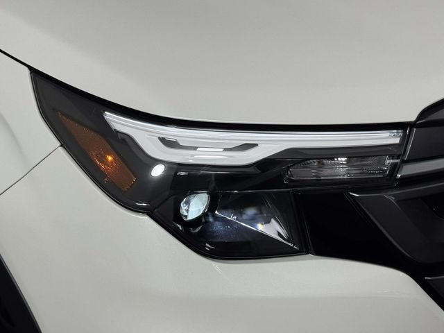 Used 2026 Crystal White Pearl Subaru Premium image 15